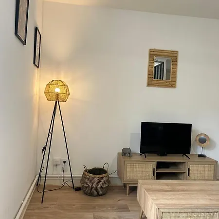 Apartment Les Carmelites : A 5 Min A Pied De La Gare