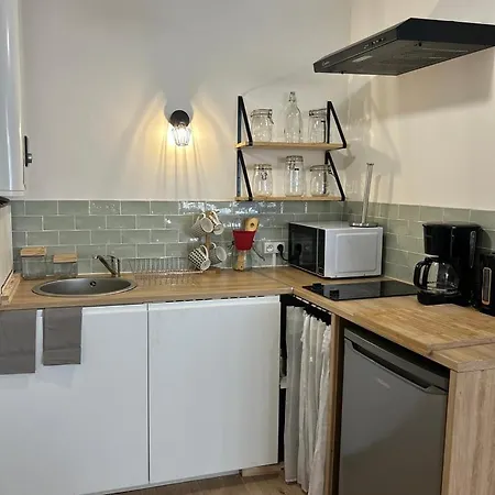 Apartment Les Carmelites : A 5 Min A Pied De La Gare *