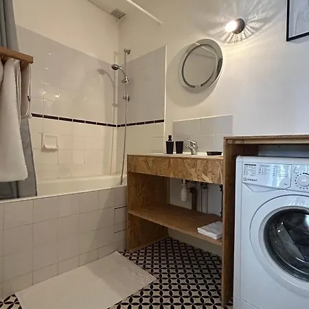 Apartment Les Carmelites : A 5 Min A Pied De La Gare Poitiers