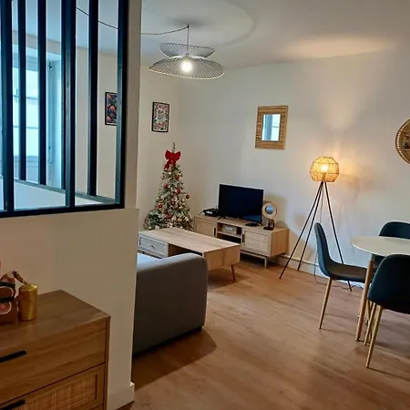 Les Carmélites : à 5 Min à Pied De La Gare